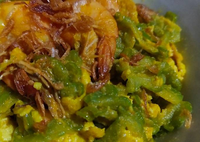 Langkah Mudah untuk Membuat Tumis pare, udang, n telur Anti Gagal