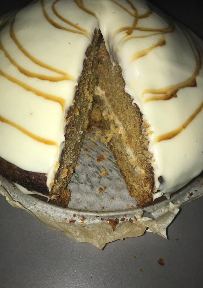 Una foto de Bizcocho de zanahoria con frosting