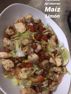 Una foto de Ensalada de pollo