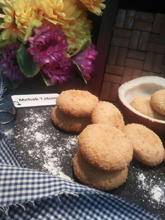 A picture of Coconut cookies.