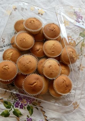A picture of Plain cup cake.