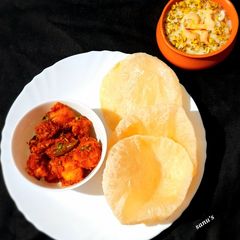 A picture of Luchi Aloor Dum and Payesh.