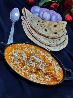 शाही पनीर (shahi paneer recipe in Hindi) रेसिपी मुख्य फोटो