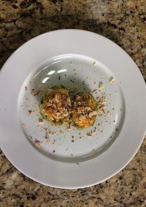 Una foto de Aguacate relleno de huevo al horno