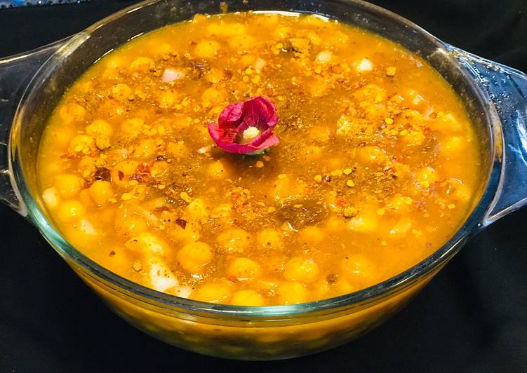 Step-by-Step Guide to Make Quick Kathiyawari cholay (spicy chickpeas)