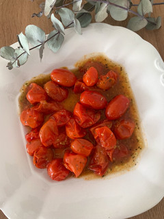 Una foto de Tomates cherry asados en microondas