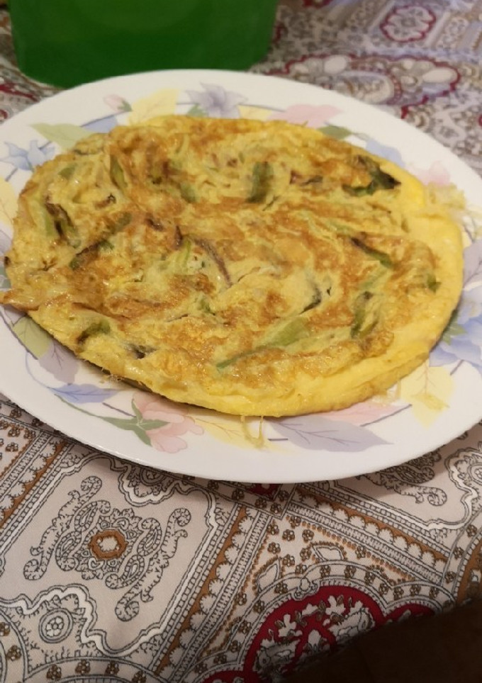 Una foto de Tortilla ajos tiernos