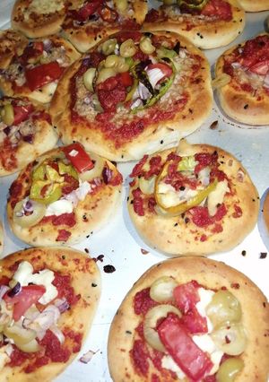 صورة لوصفة ميني بيتزا بأسهل طريقة 😋👨‍🍳