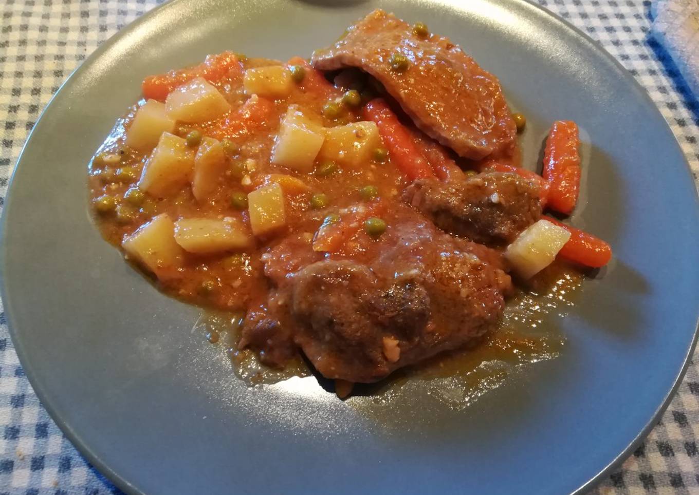 Fricandó de ternera a la jardinera