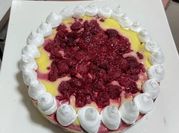Una foto de merengue frambuesa