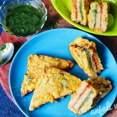 Bread pakoras A picture of Bread pakoras.