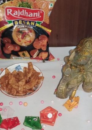 बेसन पकौड़े (Besan Pakode recipe in Hindi) रेसिपी मुख्य फोटो