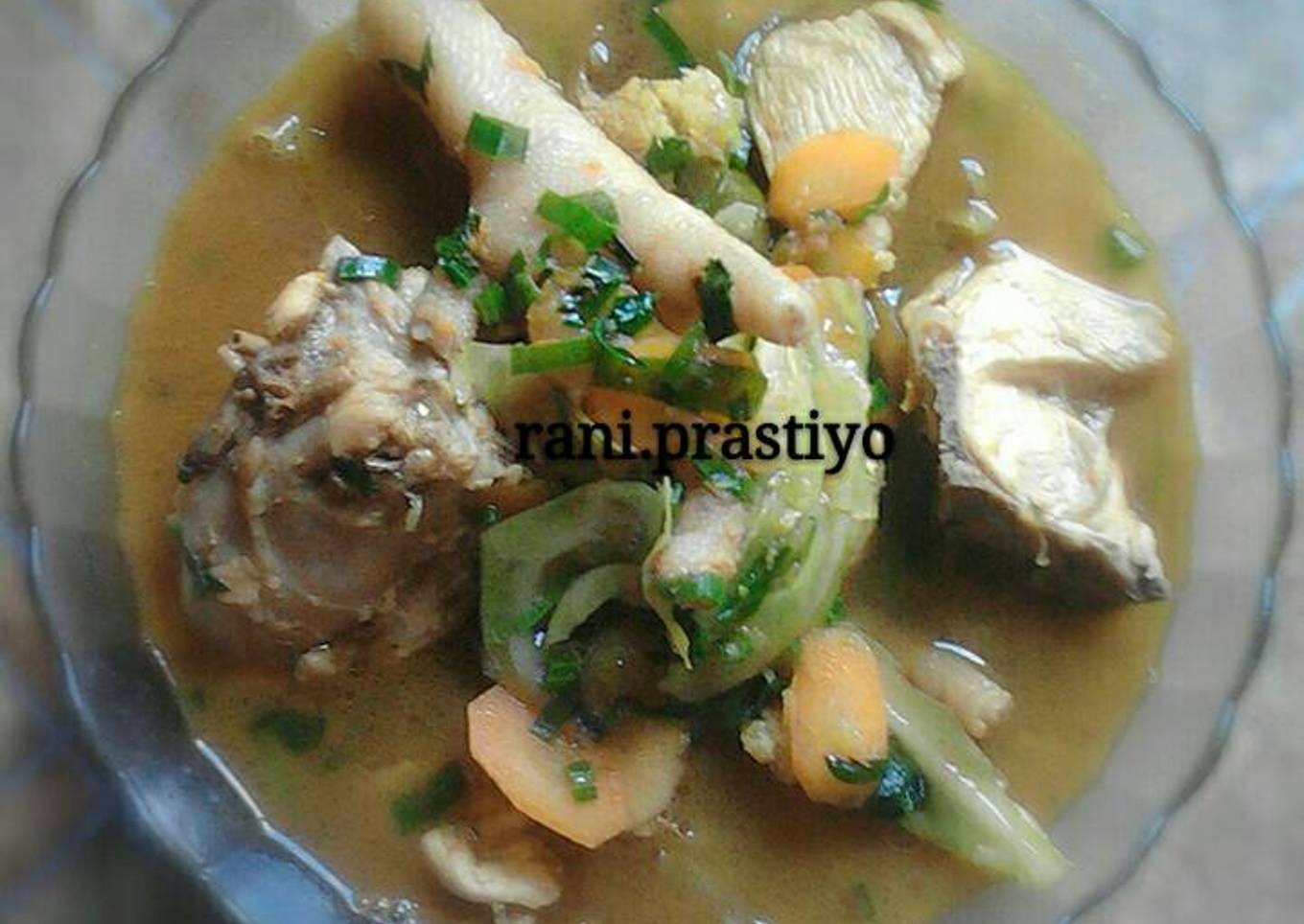 Sop ayam bumbu soto