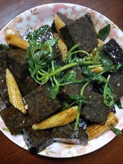 三杯米血佐玉米筍 的食譜成品照片