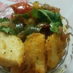 A picture of Fried idli.