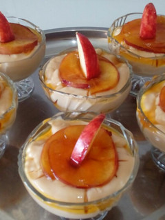 Una foto de Postre de dulce de leche y manzanas caramelizadas
