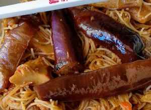 Foto principal de 144.🍜Fideos de arroz con berenjena, heura y kimchi🍆(Vegano)