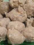 Bakso urat sapi empuk kenyal takaran cangkir dan sendok