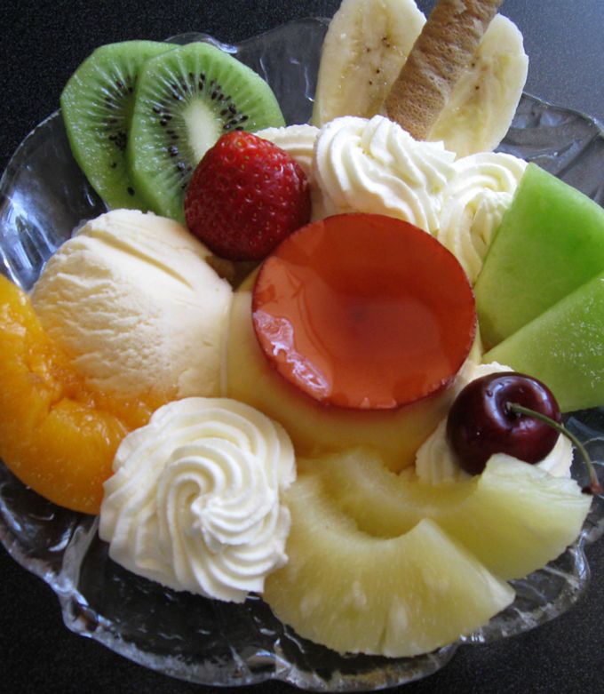 A picture of Creme Caramel à La Mode.