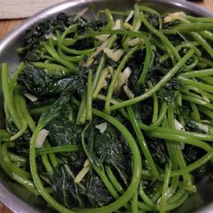 A picture of Sweet Potato Leaf Salad.