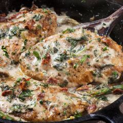 A picture of Garlic Chicken Breasts.