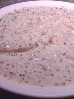 A picture of Fry raw banana dip with white sauce.