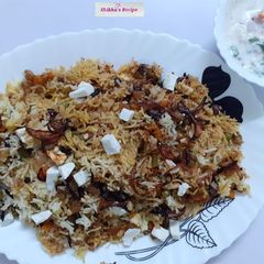 A picture of Veg paneer biryani.