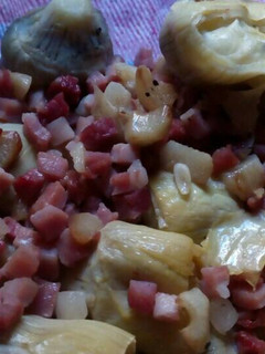 Una foto de Alcachofas salteadas con jamón