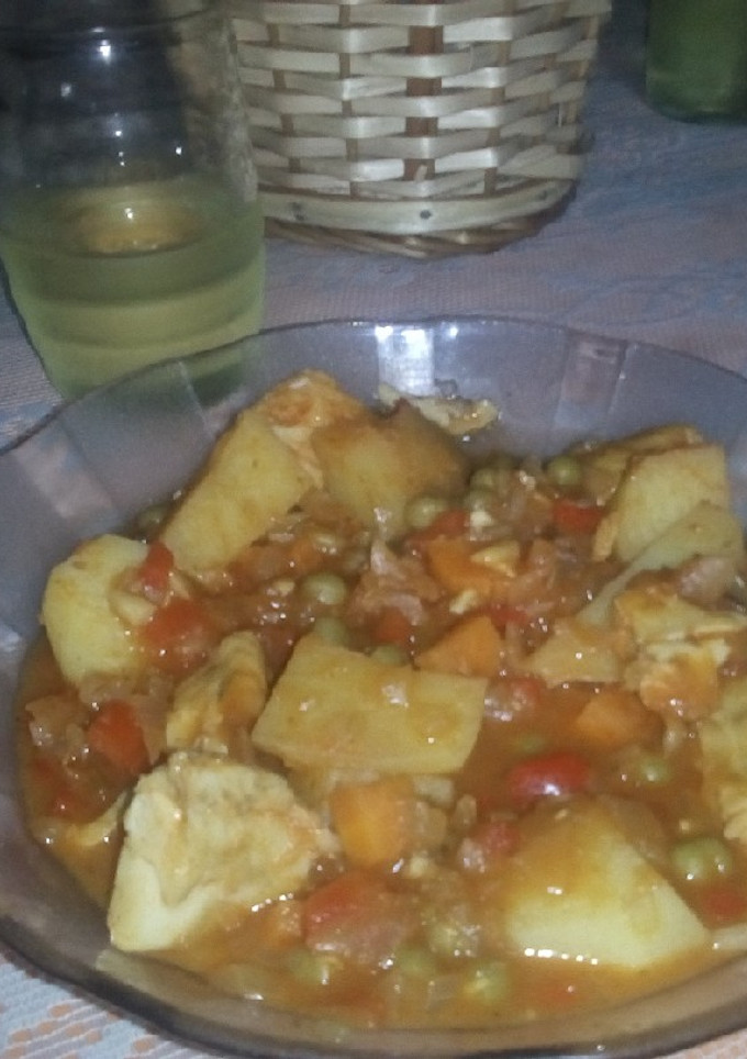 Una foto de Chupin de pescado y papas...🐟🥔