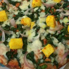 A picture of Paneer pizza.