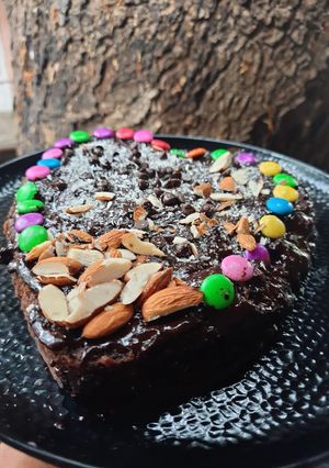 A picture of Dark Chocolate cake.