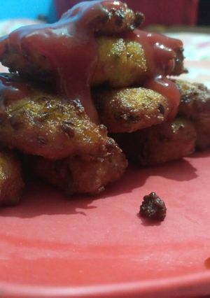 A picture of Sooji aur aloo ke pakore.