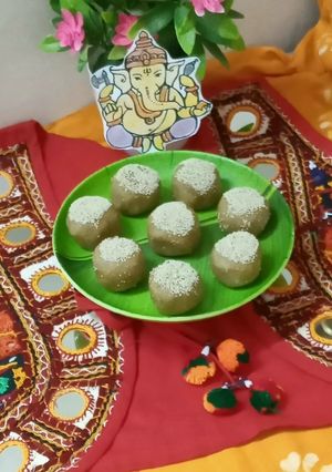 ચુરમાનાં લાડુ (Churma Ladoo Recipe In Gujarati) રેસીપી મુખ્ય ફોટો