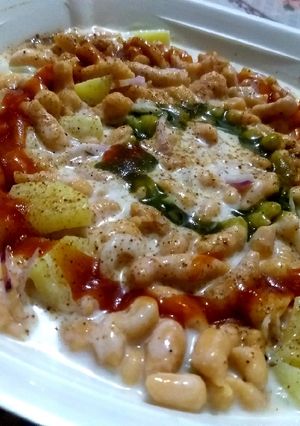 A picture of Simple dahi bhalay.