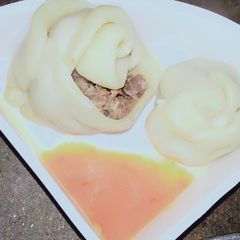 A picture of Rose style chinese mince dumpling.