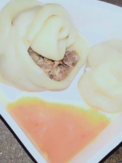 A picture of Rose style chinese mince dumpling.