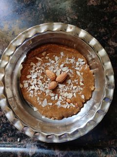 ગોળ પાપડી (Gol papadi recipe in gujarati) રેસીપી મુખ્ય ફોટો