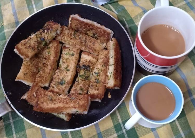 Recipe of Super Quick Homemade Cheesy garlic bread