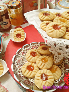 Una foto de Galletas de mantequilla y mermelada
