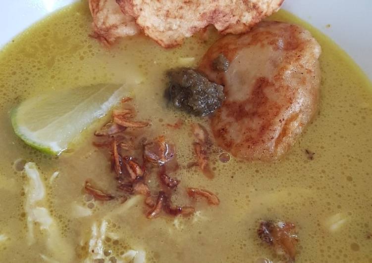 Bagaimana Menyiapkan Soto ayam santan Anti Gagal