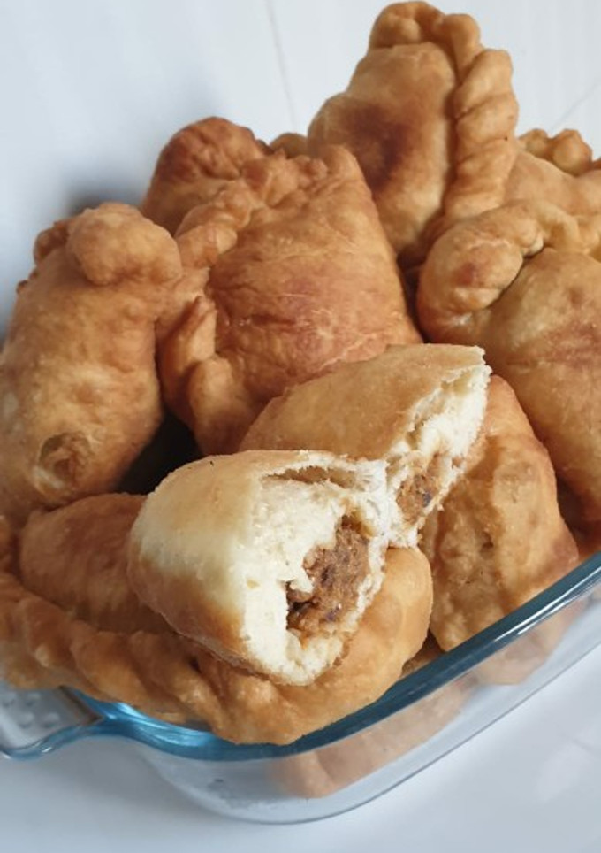 Una foto de Fataya (empanadas caseras de carne)
