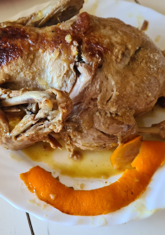 Una foto de 🇫🇷 Pato a la naranja en cazuela 🇫🇷