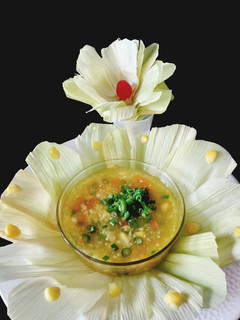 સ્વીટ કોર્ન સુપ (Sweet Corn Soup Recipe In Gujarati) રેસીપી મુખ્ય ફોટો