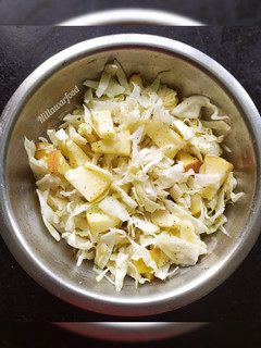 A picture of Cabbage and apple salad.
