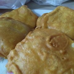 A picture of Aloo pakora.