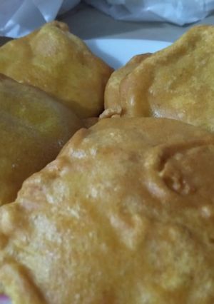 A picture of Aloo pakora.