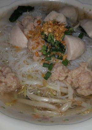 รูปของ ก๋วยเตี๋ยว​ชวนยิ้ม