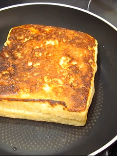 Una foto de Pan Francés con jamón y queso