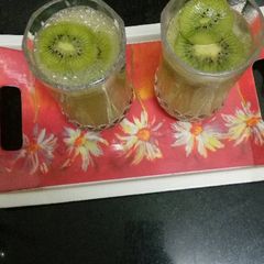 A picture of Kiwi virgin mocktail.