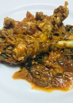 A picture of Kienyeji Wet fry Chicken.